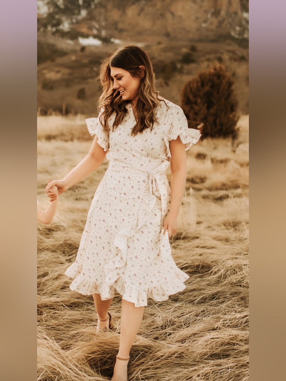 BNWT Elestory That's A Wrap Dress in Cream Floral